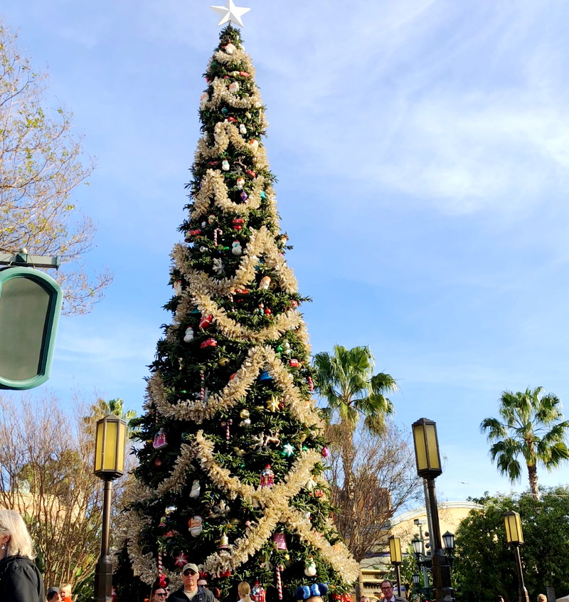 Disney California Adventure ディズニー カルフォルニア アドベンチャー のクリスマス イルミネーションをご紹介 Hollywoodzone